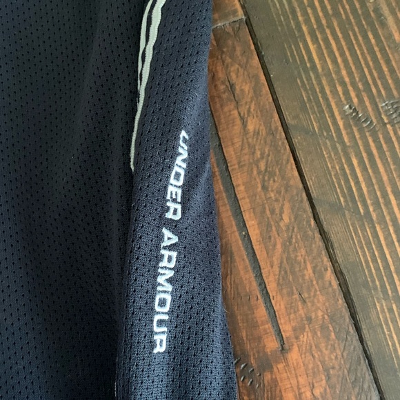 UNDER ARMOUR R SHORTS - Picture 2 of 4